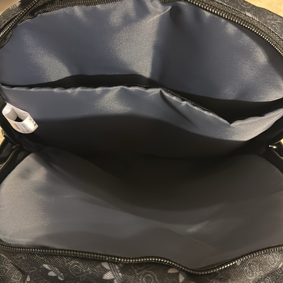 Adidas Logo Backpack. New With Tags - Picture 3 of 9